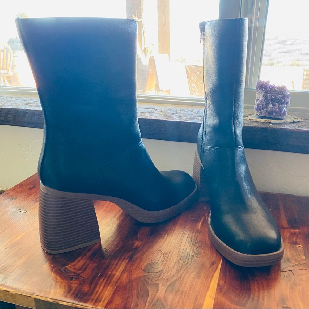 Sun + Stone Boots Midnight Black, Side Zipper w/ Chunky Heel. Classy and Comfy - Picture 8 of 8